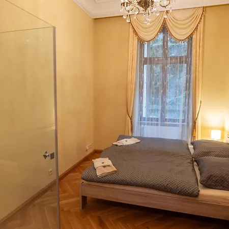 Zlaty Pelikan Apartments Karlovy Vary Room photo