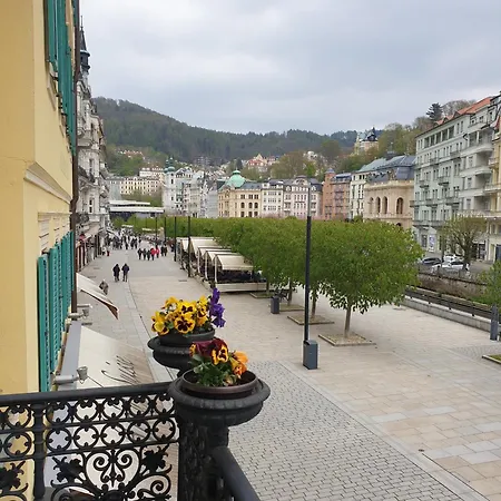 Zlaty Pelikan Apartments Karlovy Vary Exterior photo